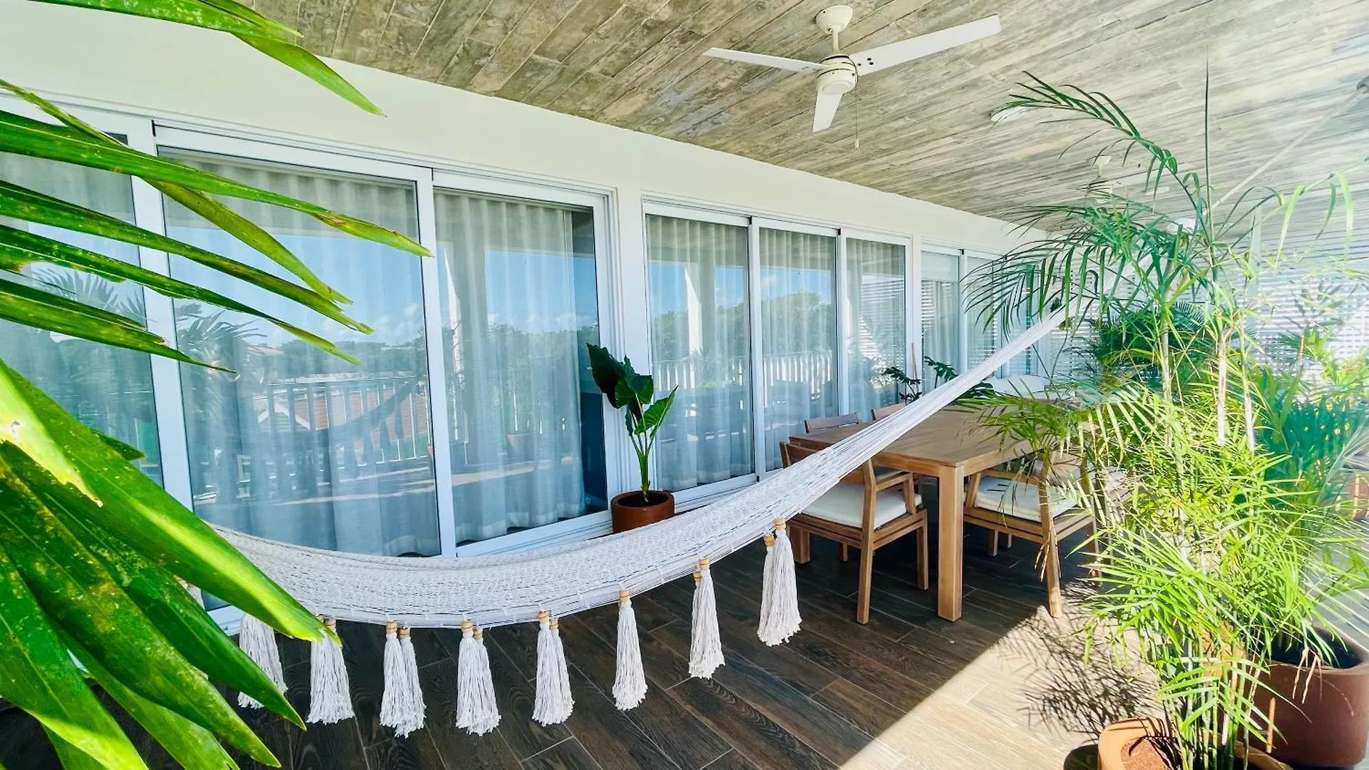 Cozy Terrace @ Blue House Apartment Puerto Aventuras